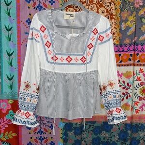 SAVANNA JANE Cotton/Polyester Boho White/Blue Embroidered Blouse Size Small NWT